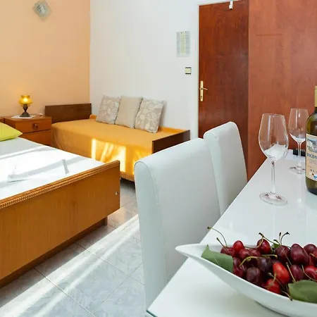 Affittacamere Balic - Zf Hvar