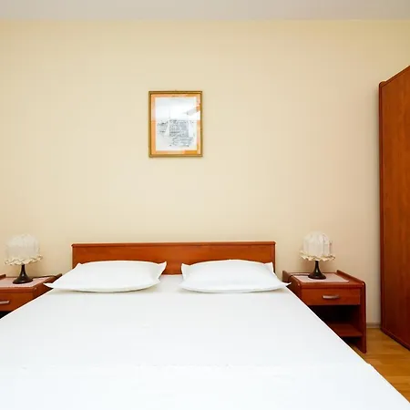 Balic - Zf Hvar フヴァル