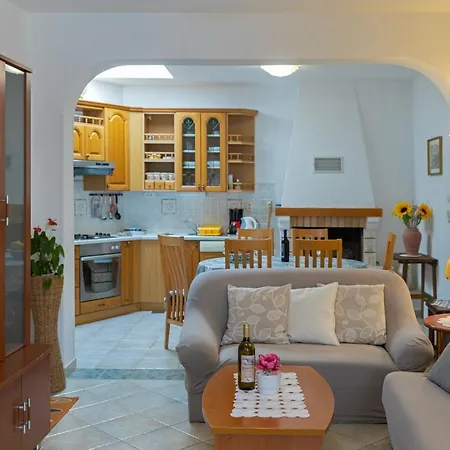 Balic - Zf Hvar ゲストハウス フヴァル