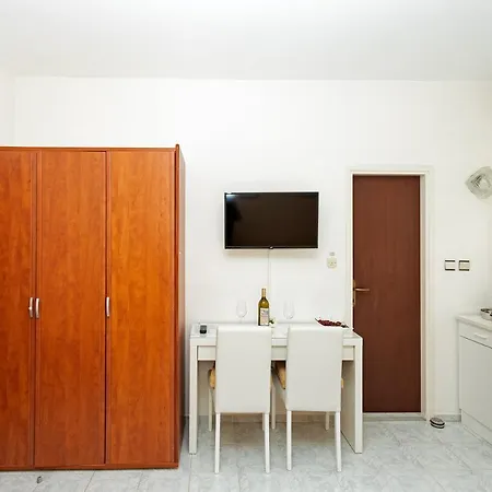 Balic - Zf Hvar ゲストハウス フヴァル