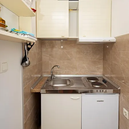 Balic - Zf Hvar フヴァル