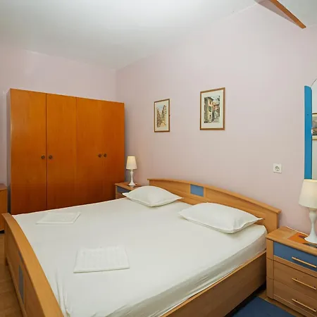 Balic - Zf Hvar 3* フヴァル