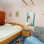 Balic - Zf Hvar Pensión 3*