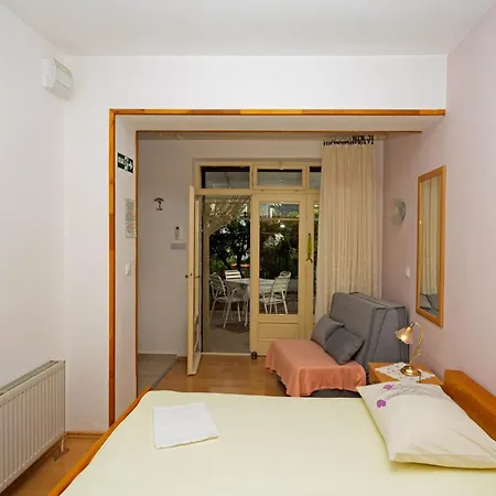 Balic - Zf Hvar Pensión